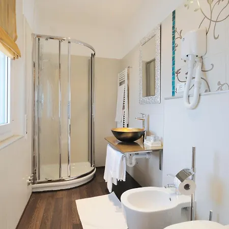 Globo Suite-correnti Hotel