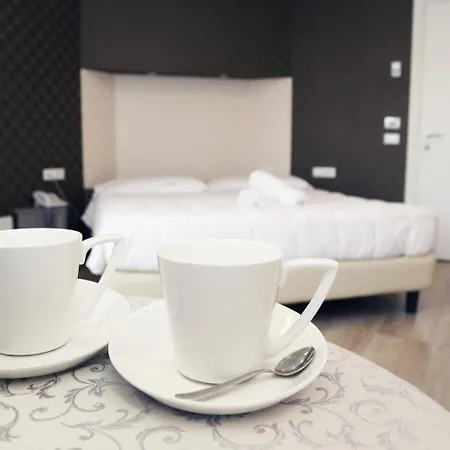 Globo Suite-correnti Hotel 3*