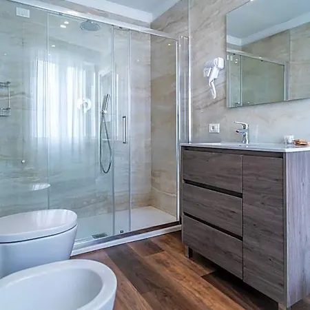 Globo Suite-correnti Hotel 3*
