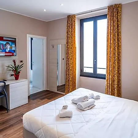 Globo Suite-correnti Hotel 3*