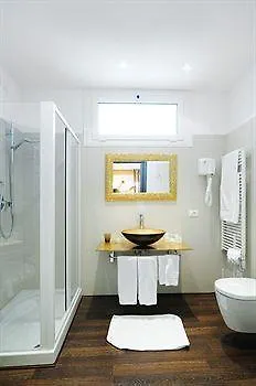 Globo Suite-correnti Otel 3*