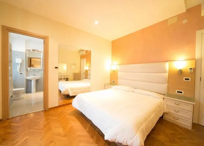 Globo Suite-correnti Hotel